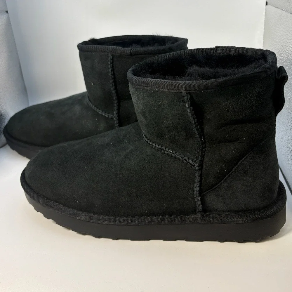 Kirkland Signature Shearling Boots Women 8 Black NEW